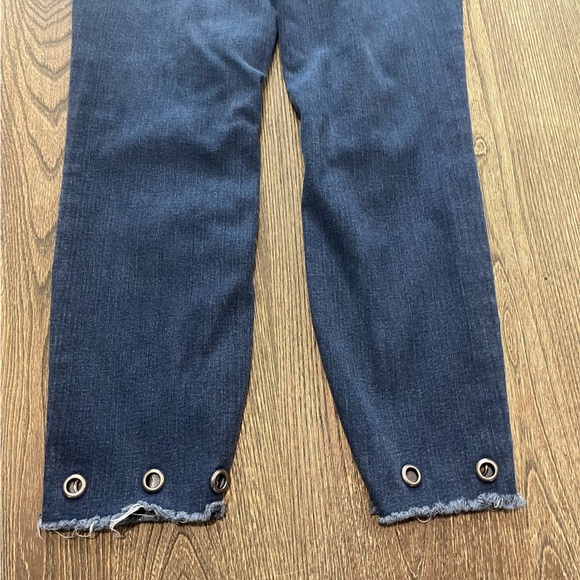Westbound Straight Jeans Mid Rise Frayed Hem Whisker Denim Medium Wash Size 6 - Picture 10 of 11